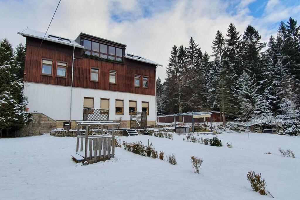 Erzgruen - Aktiv Und Entspannt Im Gruenen Apartment Zwoenitz Exterior photo